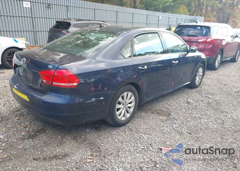 2015 Volkswagen Passat 1.8T Wolfsburg Edition z USA, uszkodzony, nr VIN 1VWAT7A36FC091969